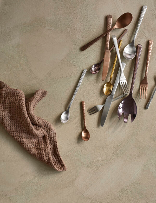 BESTEKSET HUNE HAMMERED - SET VOOR 4 PERSONEN